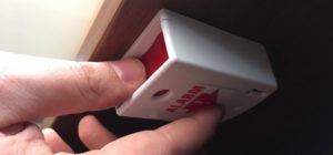 Тревожная кнопка: виды, особенности работы и установки